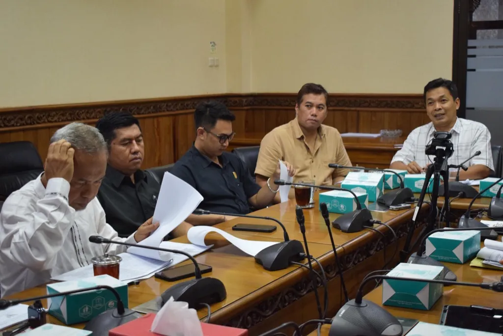Rapat Pansus Raperda Tertib Tuna Sosial