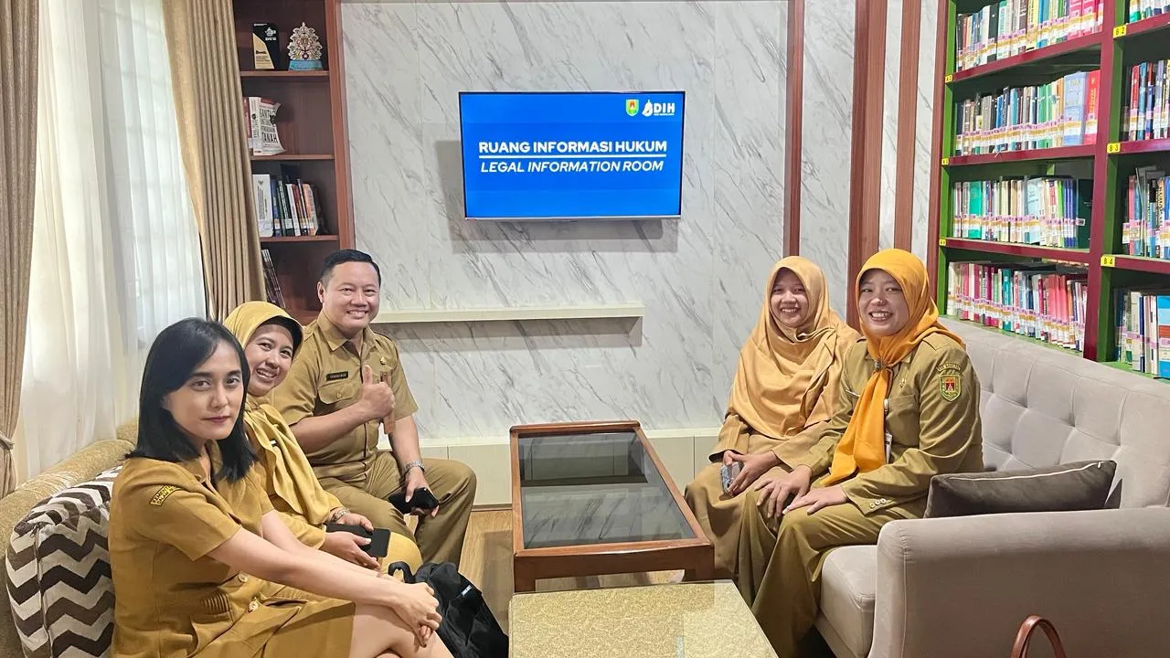 Sekretariat DPRD Salatiga dan Bagian Hukum Setda Salatiga Studi Banding ke JDIH Kabupaten Magelang