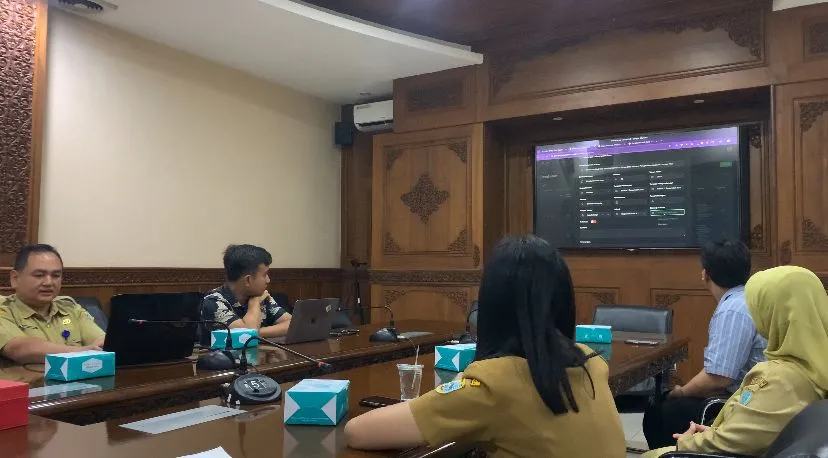 Sekretariat DPRD Salatiga Bahas Pengembangan Aplikasi JDIH DPRD Bersama Diskominfo dan Mahasiswa Magang UKSW